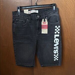 Levi's Black Regular Fit Taper Shorts with Modern Design. NWT Sz 14 27” Waist